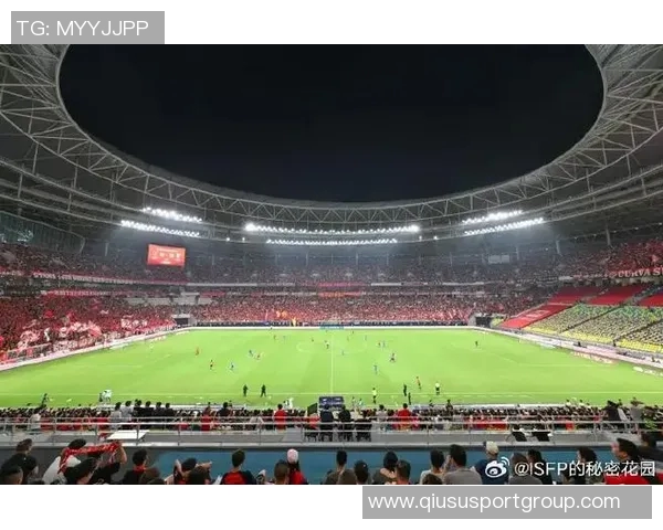 亚足联对蓉城处以3000美元罚款因球迷向蔚山球员投掷水瓶事件